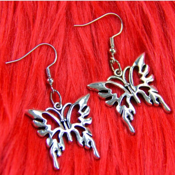 silver hollow butterfly earrings - Picture 3 of 3